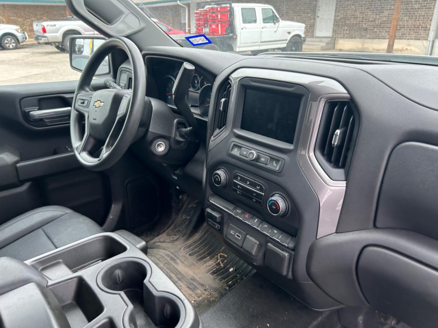 2021 White Chevrolet Silverado 1500 (1GCPWAEF3MZ) , located at 1687 Business 35 S, New Braunfels, TX, 78130, (830) 625-7159, 29.655487, -98.051491 - Photo#9